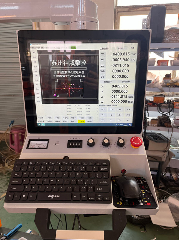 高端精密台湾正帮型350x450行程4轴伺服闭环17寸电脑频1