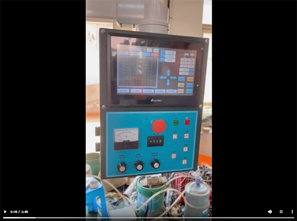 高端精密台湾正帮型350x450伺服数控穿孔机接线调试中1