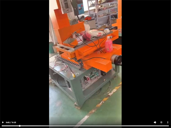 高端精密台湾正帮型350x450伺服数控穿孔机接线调试中2